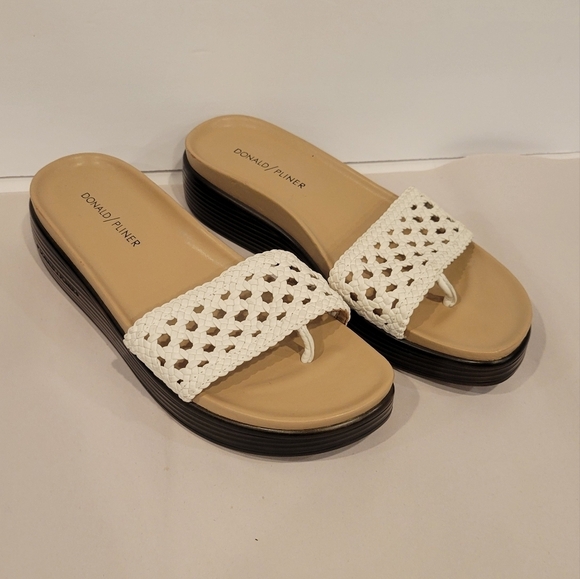 Donald Pliner Fiji Sandals White Size 8M